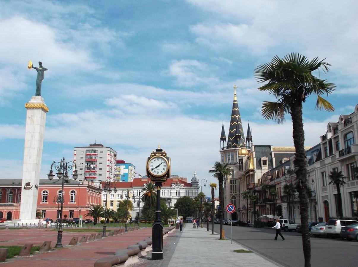 Old Batumi Apartment ภายนอก รูปภาพ