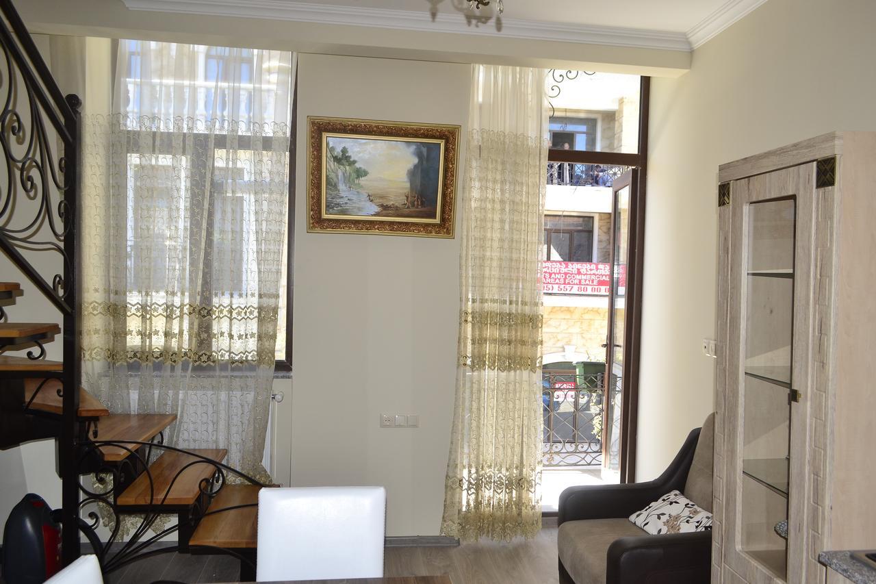 Old Batumi Apartment ภายนอก รูปภาพ